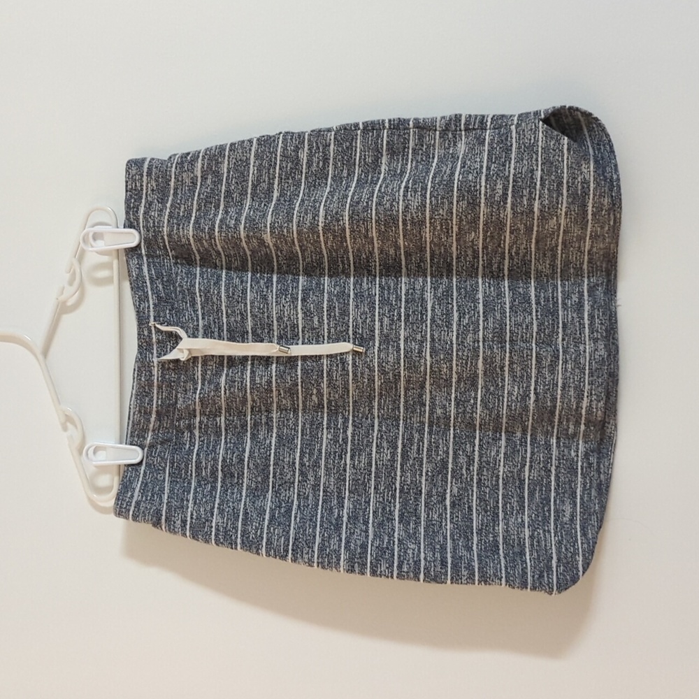 Kenzie sz S navy/white heather striped skirt